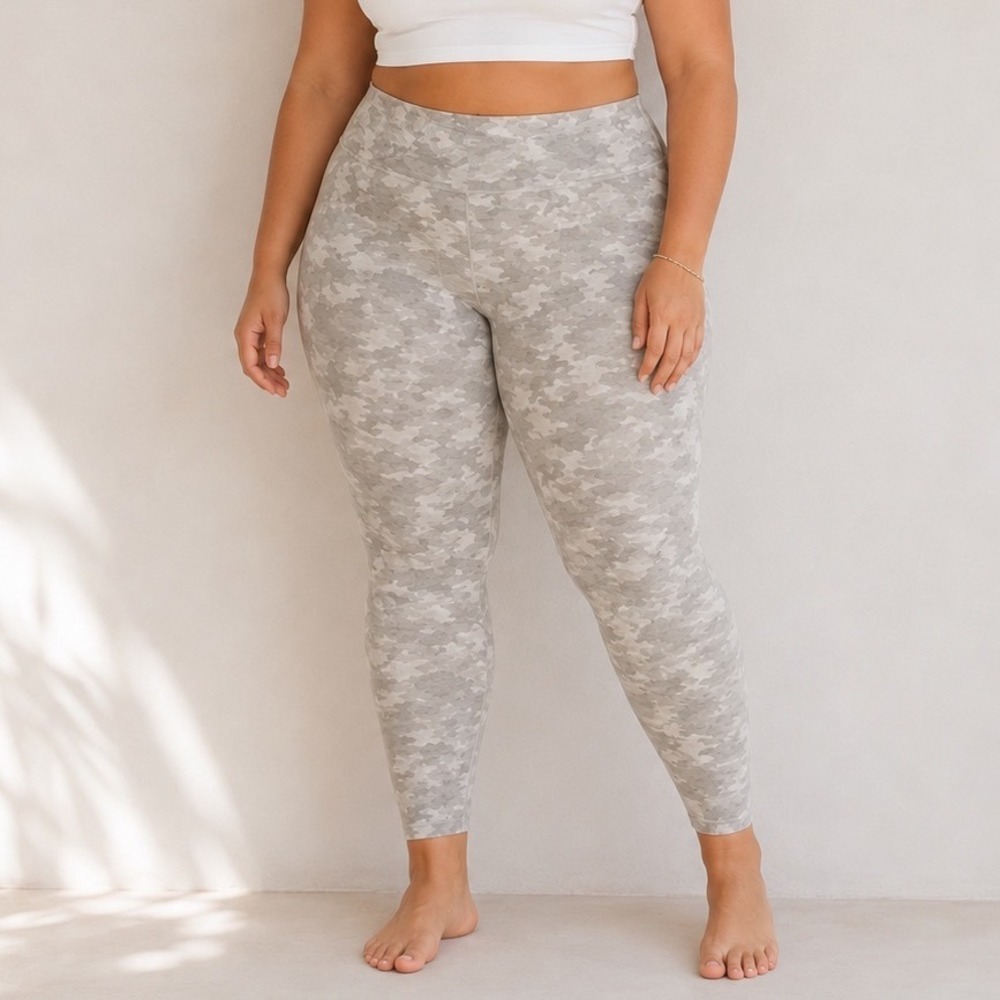 Spanx‎ Jean-ish Leggings Gray Camo High Rise Stretch XL Slimming Jeggings